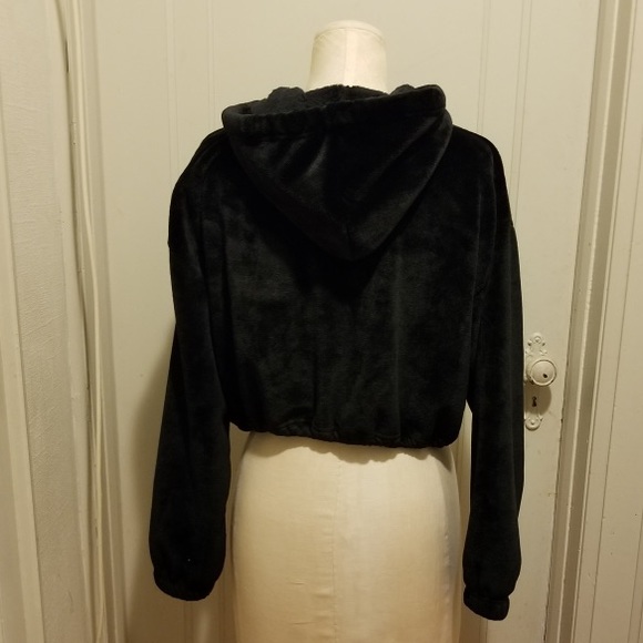 Black Fuzzy Cropped Hoodie - Picture 2 of 4